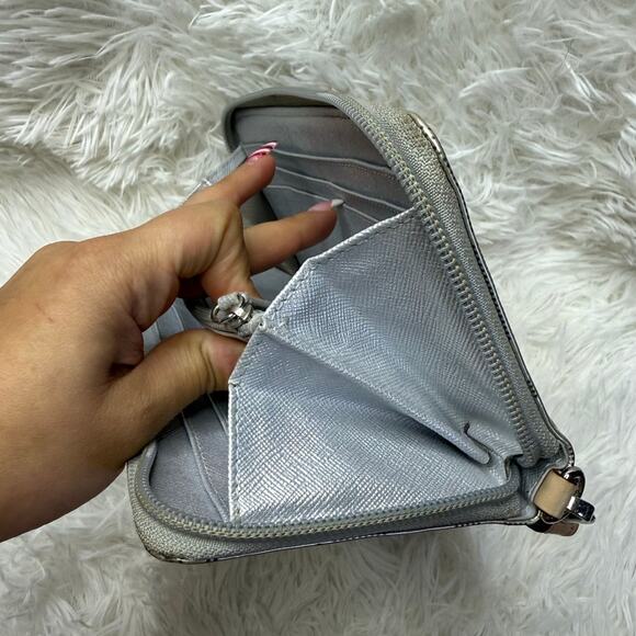 MICHAEL KORS Signature Metallic Cream and Silver Wallet - Picture 5 of 8